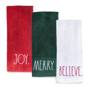 Rae Dunn Holiday Towel Set